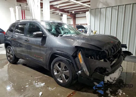 2017 Jeep Cherokee Latitude из США, поврежденный, VIN 1C4PJMCB0HW556365